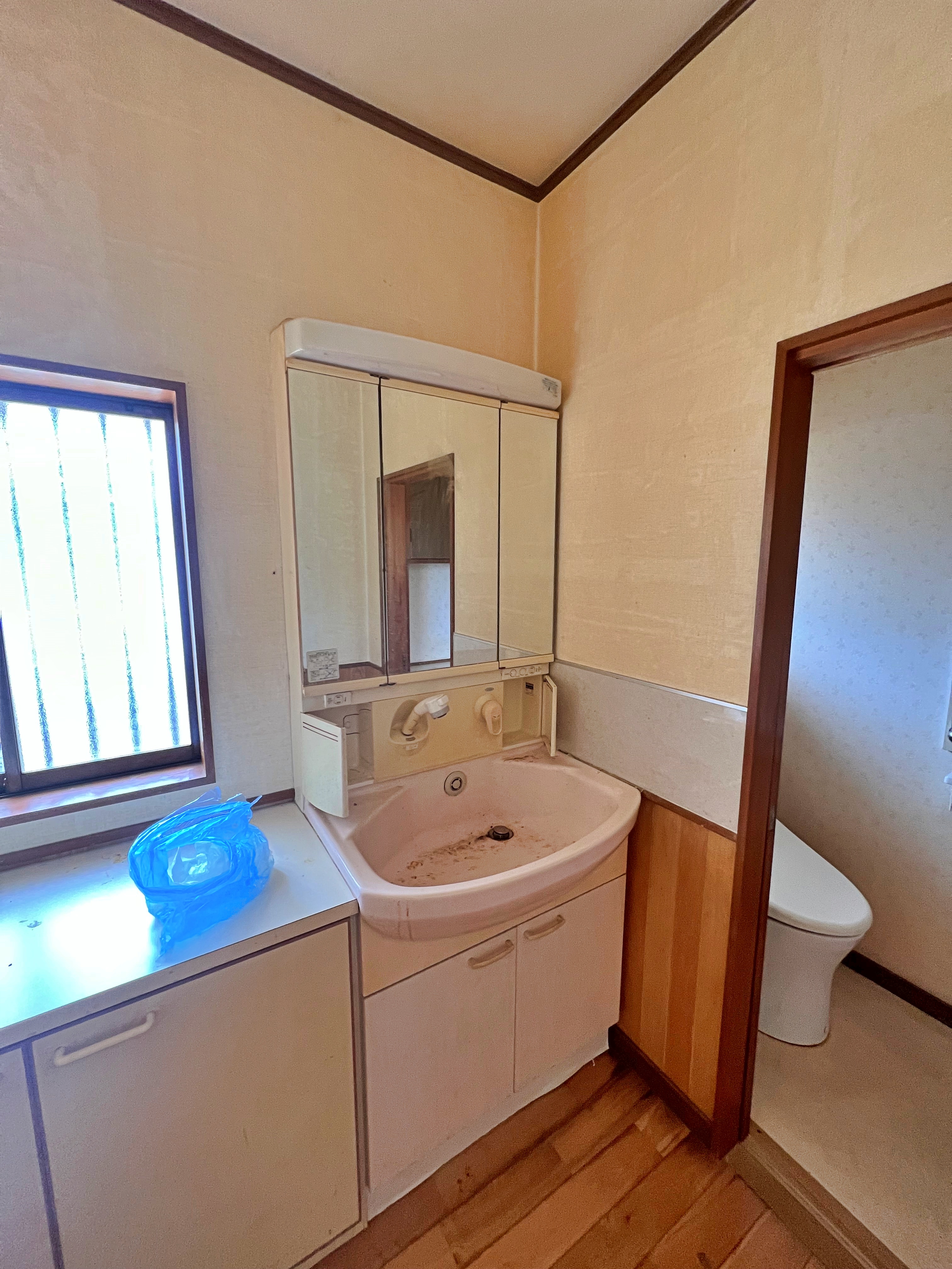 中古住宅をご購入後、洗面化粧台を新しく致しました